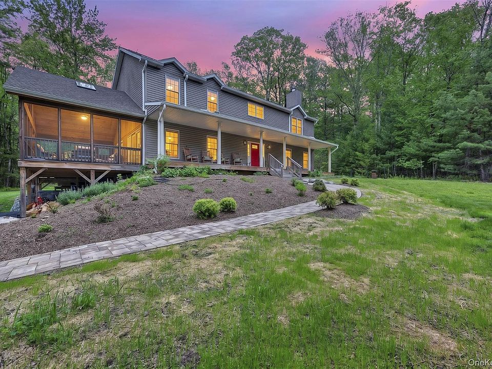 1st image of 203 Wildwood Way