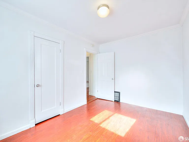 6029 Macarthur Blvd — Photo 25