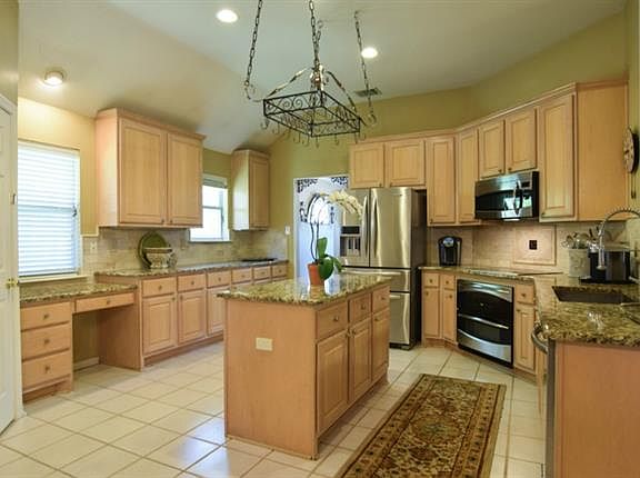 4th image of 9205 Fairwood Ct