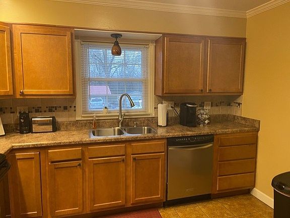 4th image of 101 Woodlawn Dr