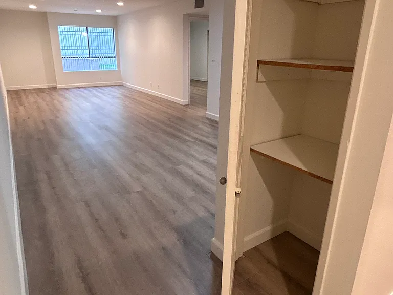 entry / living room
