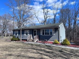 201 Ryerson Rd, Lincoln Park, NJ 07035