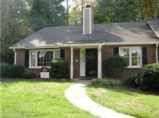 8 Brownstone Ln, Greensboro, NC 27410