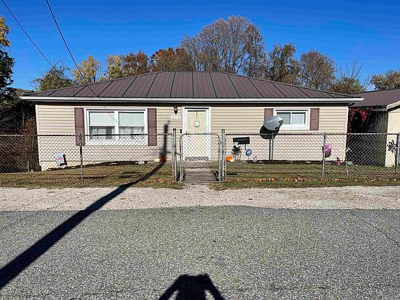 4th image of 410 Laurel Ave
