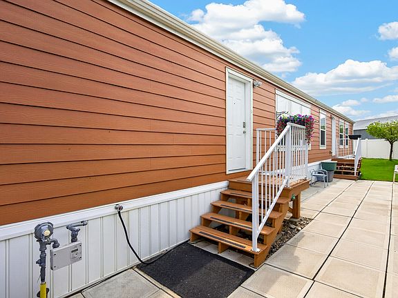 3rd image of 1781 Ord Rd #13