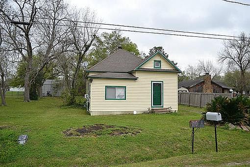 1st image of 711 Wahl St