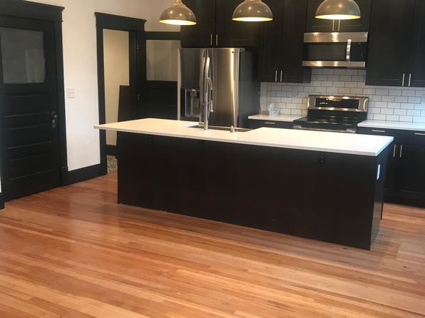 25 E Main St