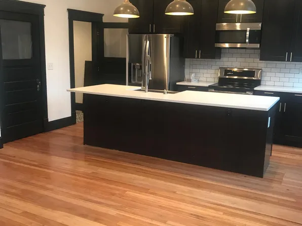 25 E Main St, Platteville, WI