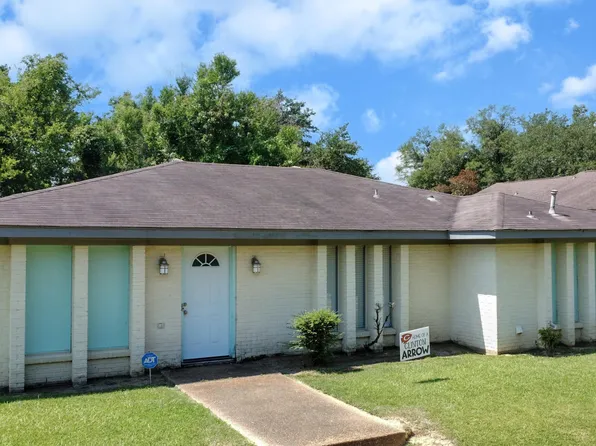 602 Clinton Blvd, Clinton, MS 39056