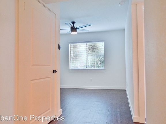 3rd image of 4321 Mount Vernon St #11453209