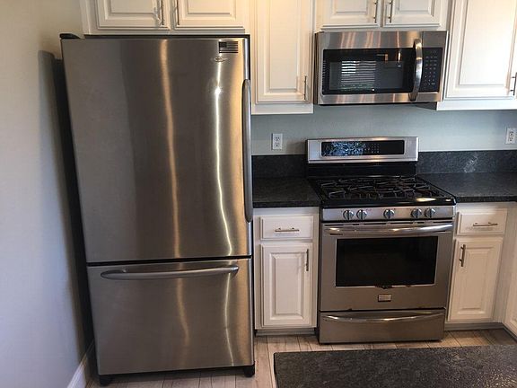 5th image of 3710 Haines St