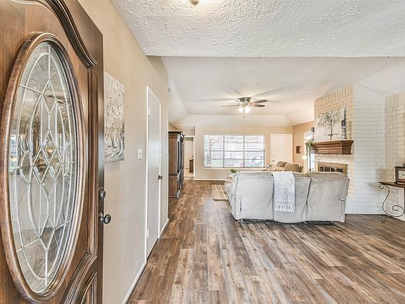 3rd image of 12418 Campos Dr