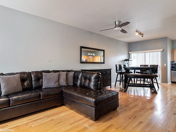 3rd image of 3244 N Kilbourn Ave Unit 8