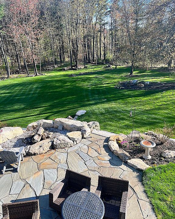 2nd image of 799 Island Pond Rd
