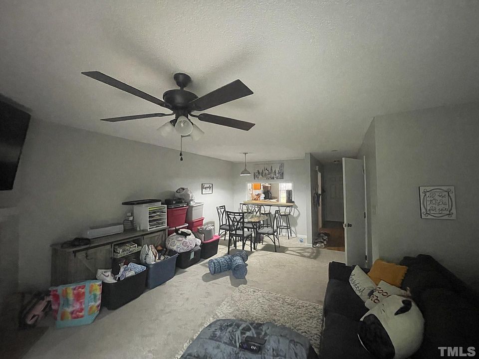 2nd image of 4247 The Oaks Dr #4247