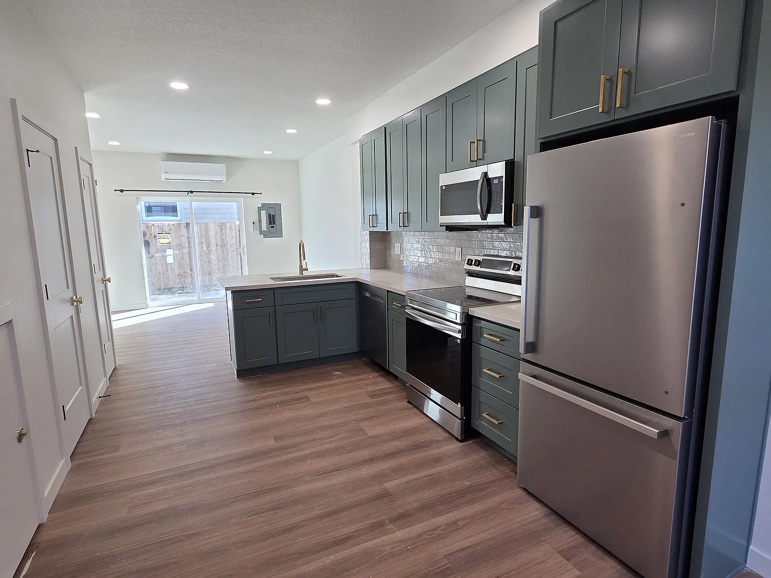 2 bed, 2.5 bath, 1050 sqft, $2,695 — Photo 3