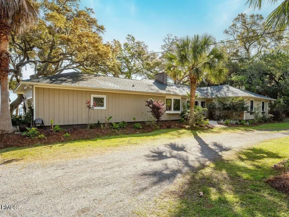 36 Saltwind Dr, Saint Helena Island, SC 29920
