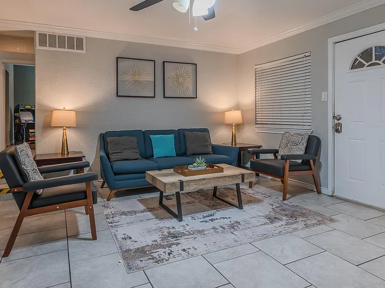 219 Andrews St #7 — Photo 8