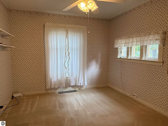 5th image of 1009 1st Ave