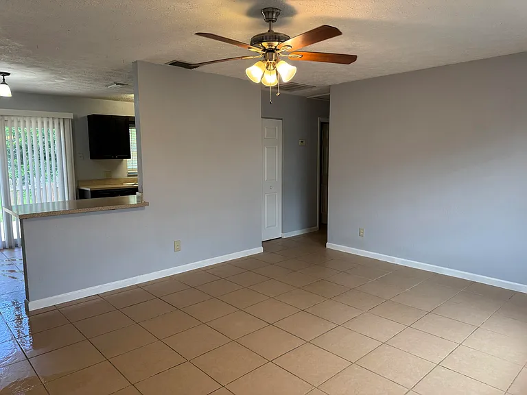 1841 SW McAllister Ln — Photo 4