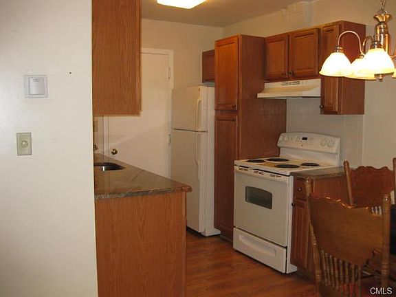 5th image of 621 Glendale Ave