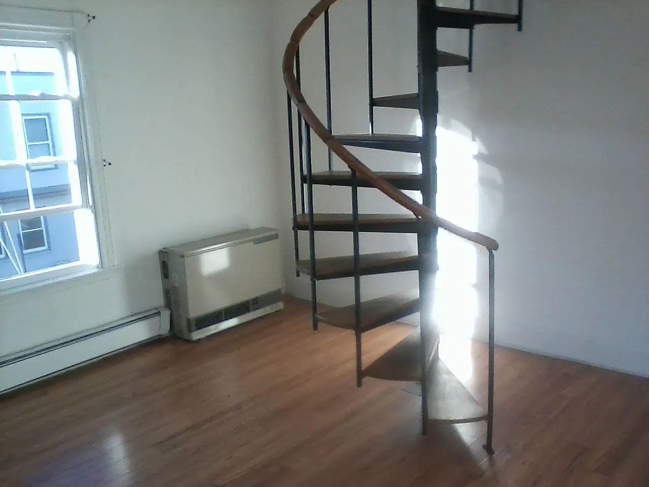 2 bed, 850 sqft, $2,350 — Photo 3