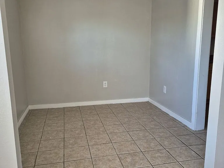 425 W Tennessee St — Photo 17