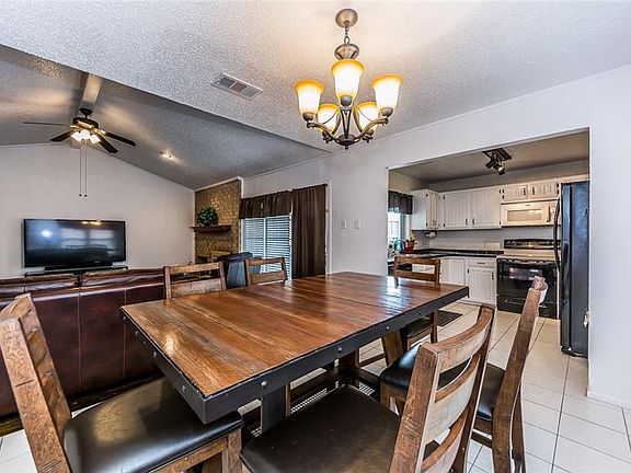 4th image of 2818 Owen Ln