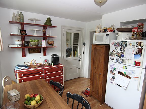 5th image of 214 Hudson St