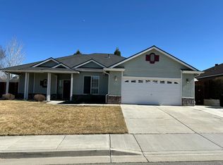 1304 Scarlet Oak Dr, Tehachapi, CA 93561