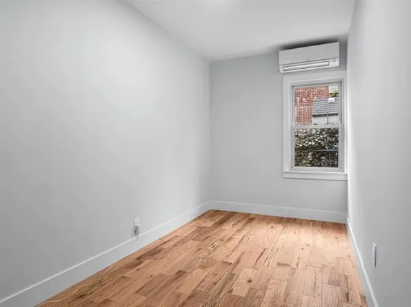 2738 Miles Avenue image 13 of 27