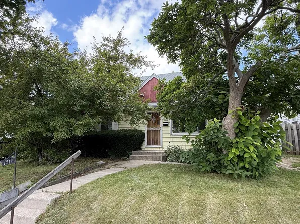 7212 W Silver Spring DRIVE, Milwaukee, WI 53218