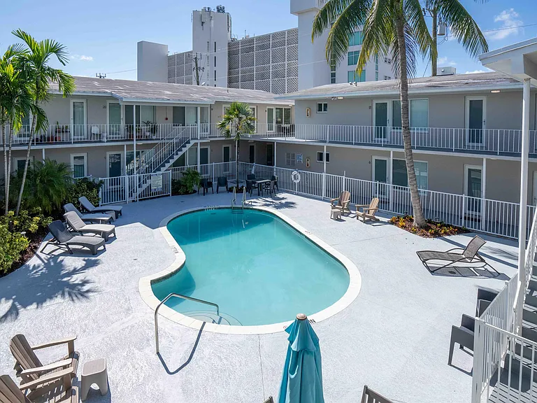 1940 Biarritz Dr #24 — Photo 3