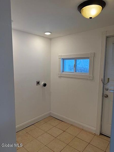 5th image of 42 Warsaw Avenue