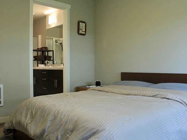 351 Vashon Ct NE — Photo 8