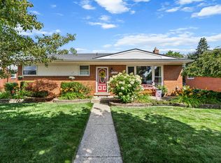 11227 Diamond Dr, Sterling Heights, MI 48314