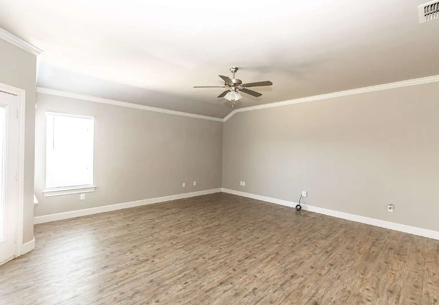 3 bed, 2.0 bath, 1500 sqft, $1,495 — Photo 3