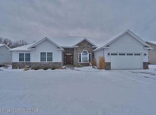 112 Falcon Ln, Archbald, PA 18403