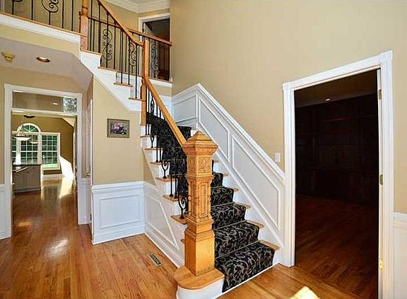 3rd image of 120 Breckenridge Dr