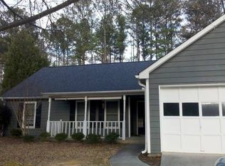 565 Fawn Ln, Loganville, GA 30052