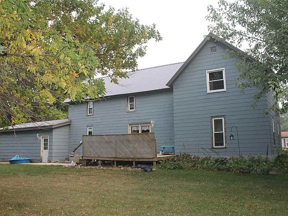 2nd image of 705 E Dubuque St