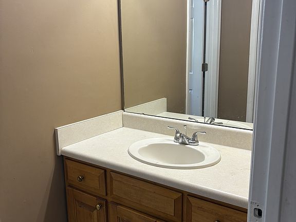 5th image of 1324 Edgewood Dr
