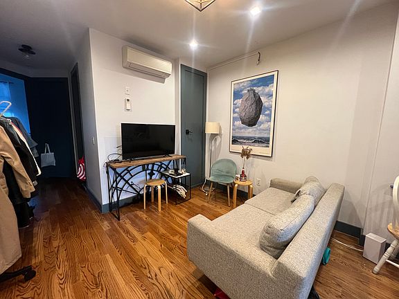 2nd image of 541 Driggs Ave #4