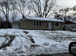 107 E Chestnut Dr, Streamwood, IL 60107