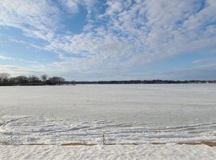 9030 Lake Park Dr, Bassett, WI 53101