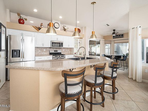 3rd image of 14227 W CIRCLE RIDGE Drive