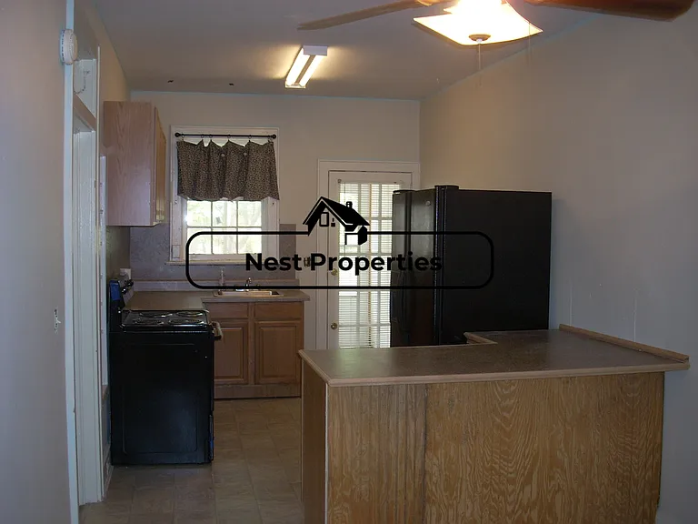 300 S Harden St — Photo 11