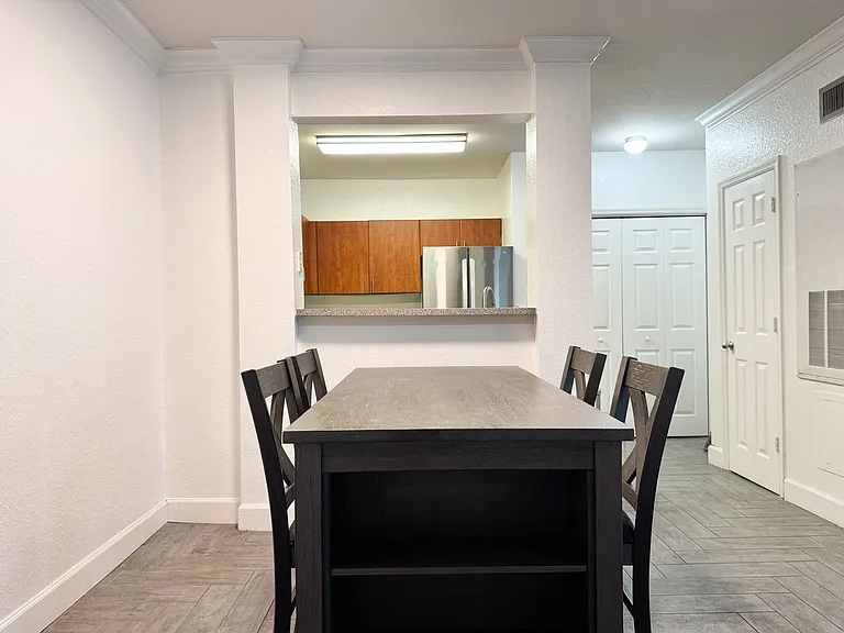 204 E South St #4056 — Photo 4
