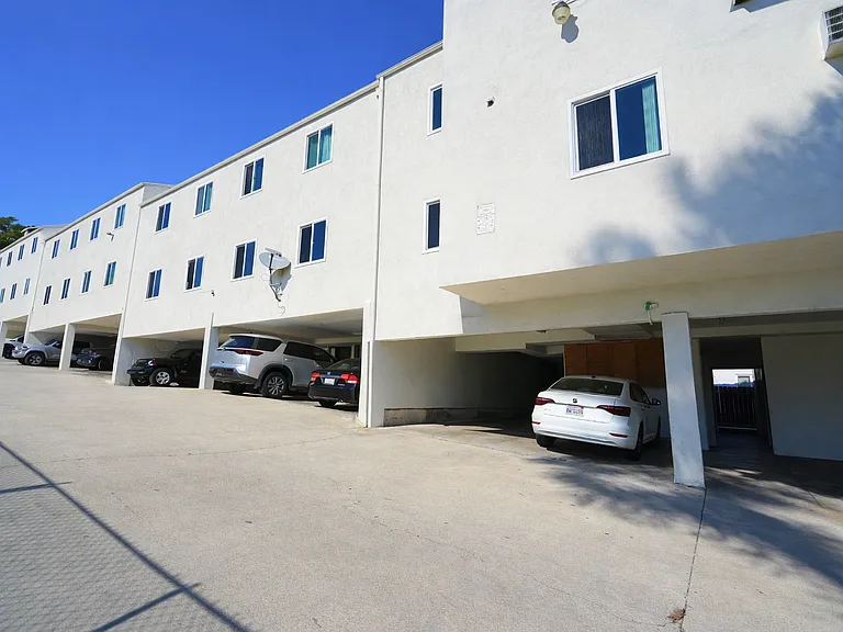 4571 N Figueroa St #21 — Photo 13