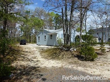 1805 Ridge Road
						:
						Extra driveway and boat/rv parking space available